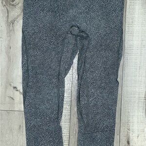 Lululemon Athletica Run the Day Leggings sz 8, 23” Fractal Dark Starlight Black